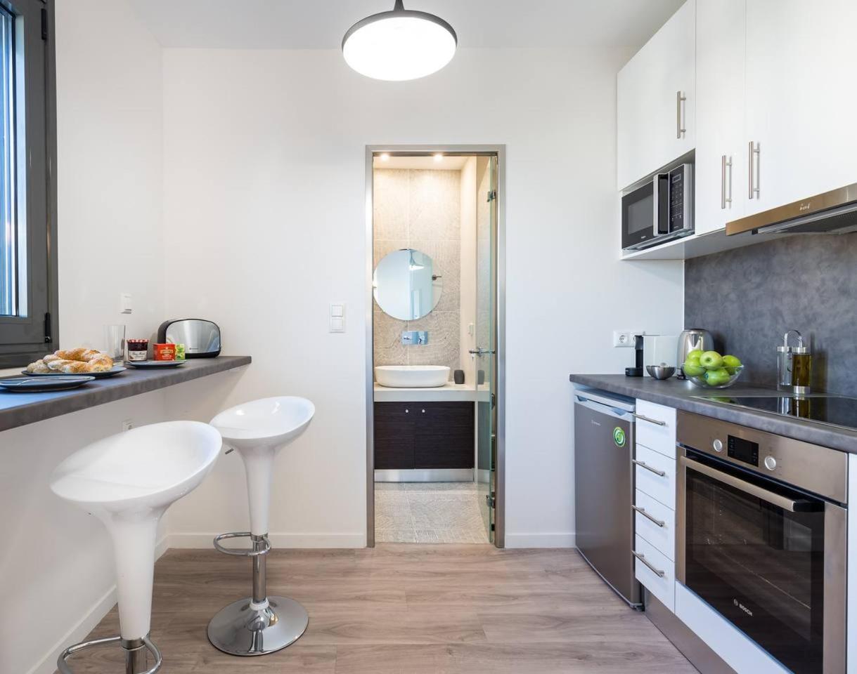 Apartamento Syntagma Modern New Flat, Large Balcony With View Atenas Exterior foto