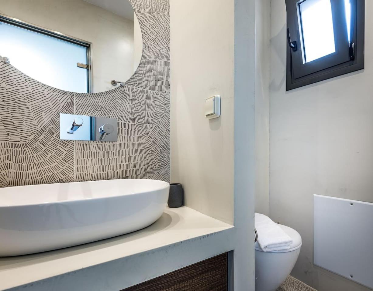 Apartamento Syntagma Modern New Flat, Large Balcony With View Atenas Exterior foto
